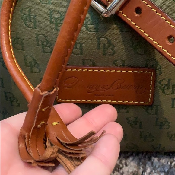 Dooney & Bourke Signature Logo Bucket Bag Green - Picture 8 of 8